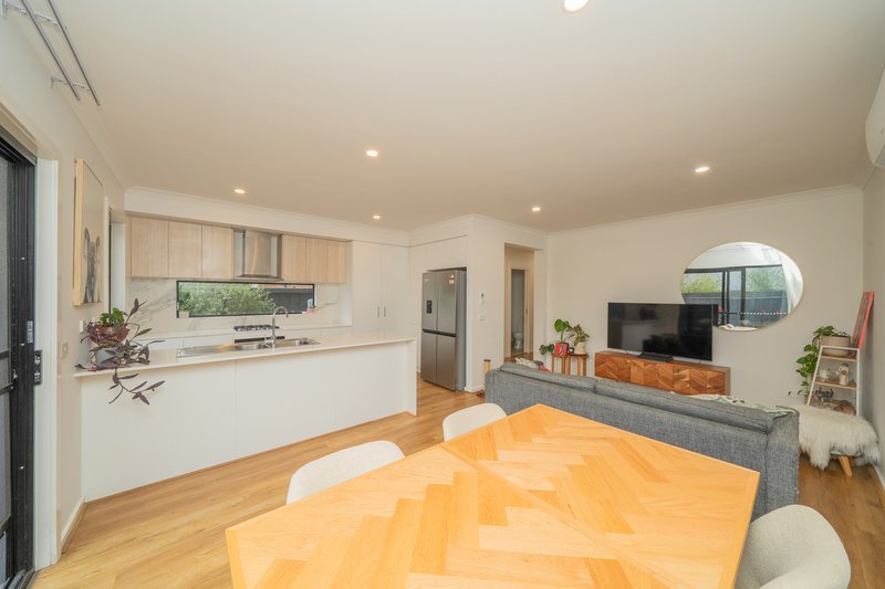 Photo - 6 Infantry Way, Berwick VIC 3806 - Image 5