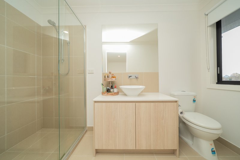 Photo - 6 Infantry Way, Berwick VIC 3806 - Image 10