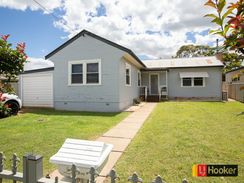 6 Iona Street, Tamworth NSW 2340