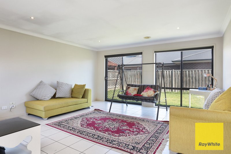 Photo - 6 Iris Place, Point Cook VIC 3030 - Image 5