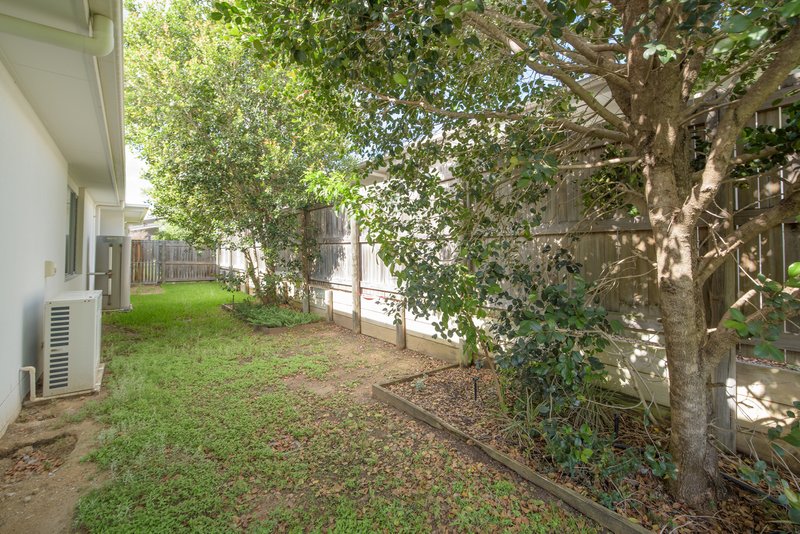 Photo - 6 Iris Road, Kirkwood QLD 4680 - Image 25