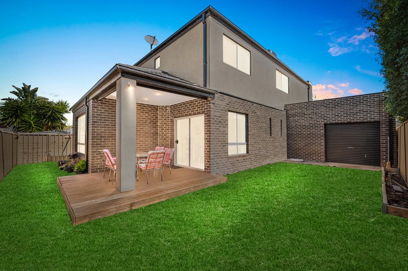 Photo - 6 Irwin Gardens, Caroline Springs VIC 3023 - Image 17