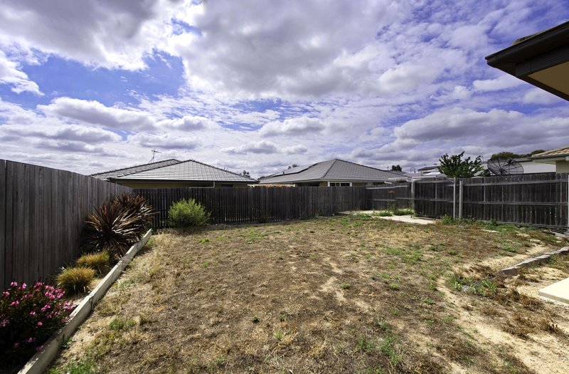 Photo - 6 Isbister Street, Macgregor ACT 2615 - Image 16