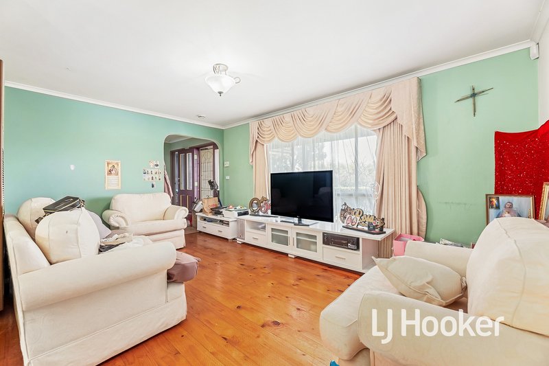 Photo - 6 Ivan Crescent, Hampton Park VIC 3976 - Image 2