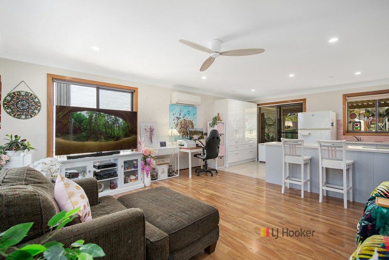 Photo - 6 Jacqueline Avenue, Gorokan NSW 2263 - Image 5