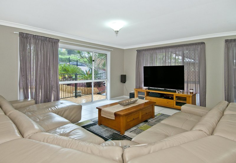 Photo - 6 Jager Place, Edens Landing QLD 4207 - Image 9