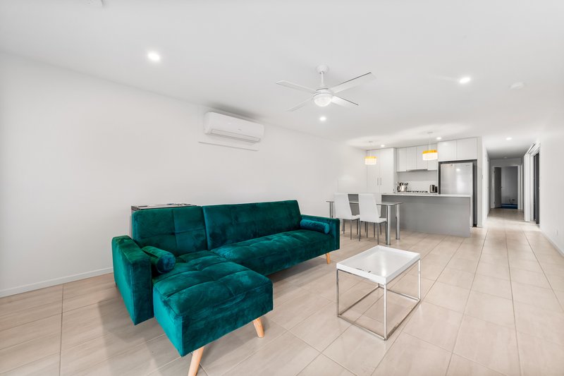 Photo - 6 Jaguar Lane, Ripley QLD 4306 - Image 5