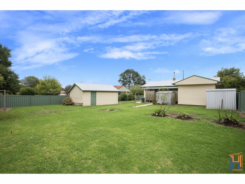 Photo - 6 James Avenue, Armidale NSW 2350 - Image 12