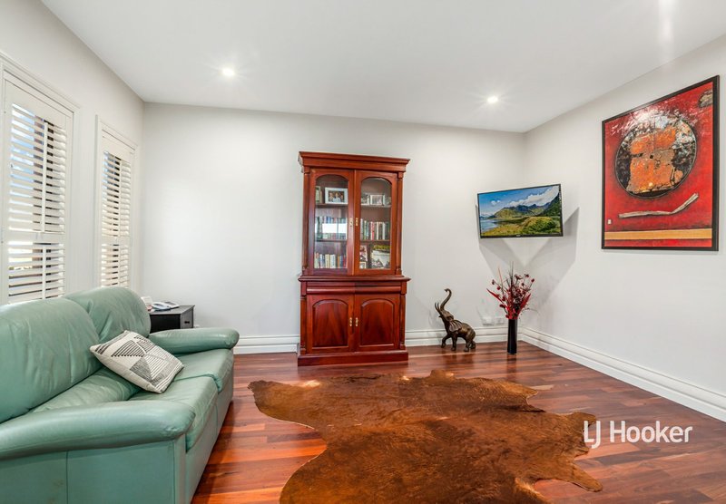 Photo - 6 James Close, Kilmore VIC 3764 - Image 3