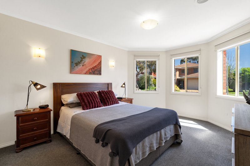 Photo - 6 Jamieson Close, Roxburgh Park VIC 3064 - Image 2