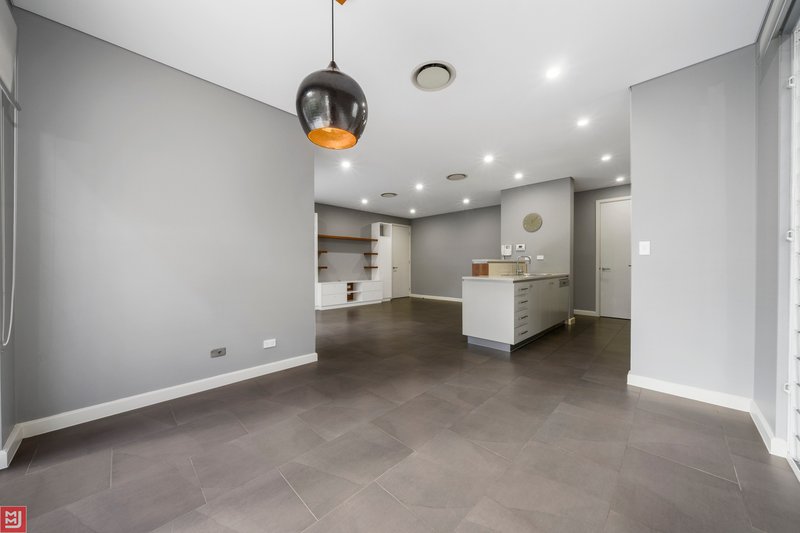 Photo - 6 Jardine Terrace, Bella Vista NSW 2153 - Image 3