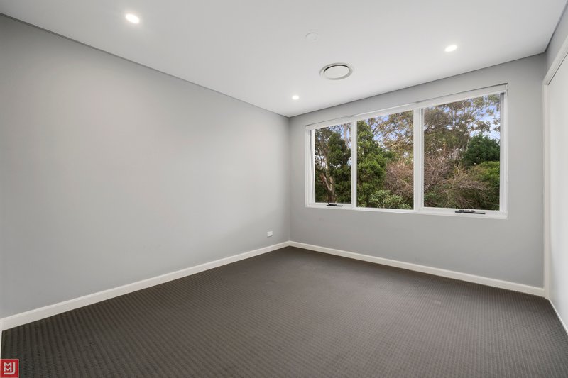 Photo - 6 Jardine Terrace, Bella Vista NSW 2153 - Image 8