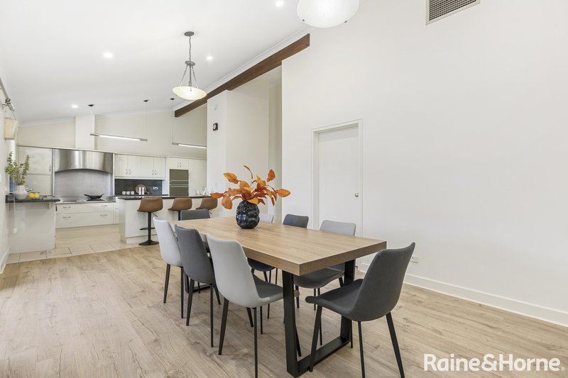 Photo - 6 Jennifer Avenue, Bellevue Heights SA 5050 - Image 9