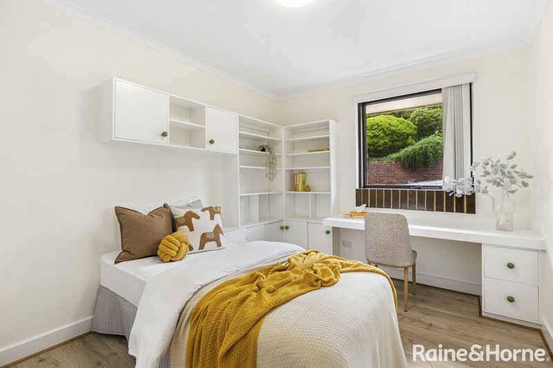 Photo - 6 Jennifer Avenue, Bellevue Heights SA 5050 - Image 13