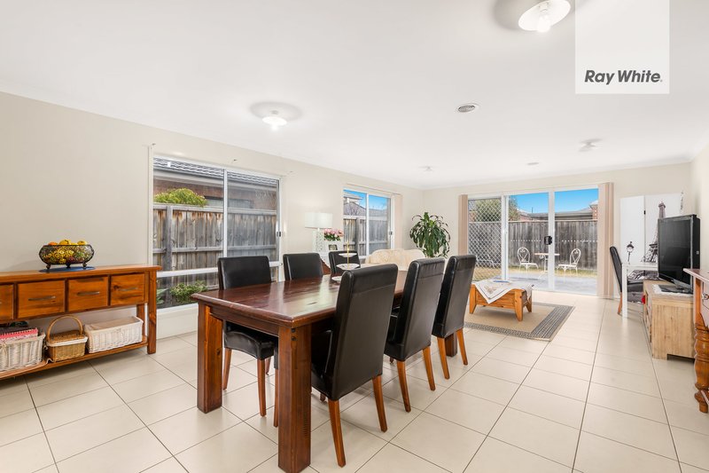 Photo - 6 Jezwing Avenue, South Morang VIC 3752 - Image 4