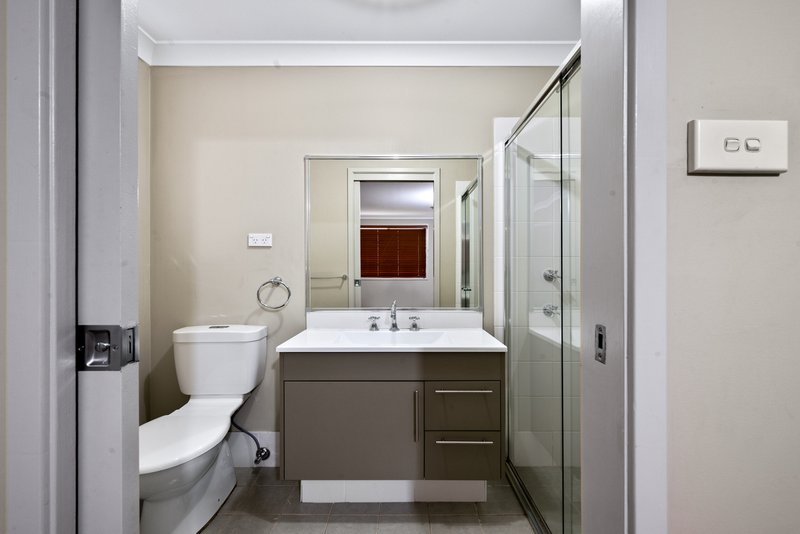 Photo - 6 Jindalee Place, Glenmore Park NSW 2745 - Image 6