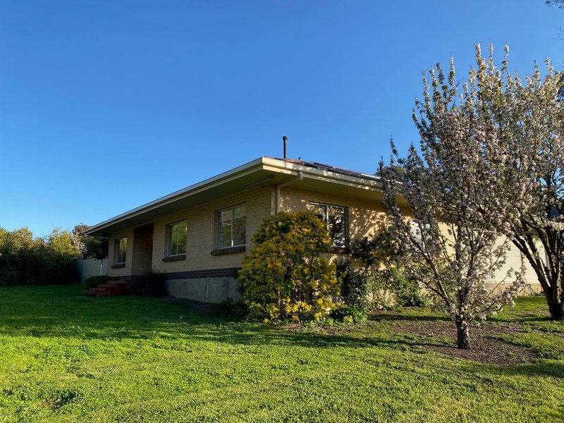 Photo - 6 John Fisher Avenue, Gumeracha SA 5233 - Image 2