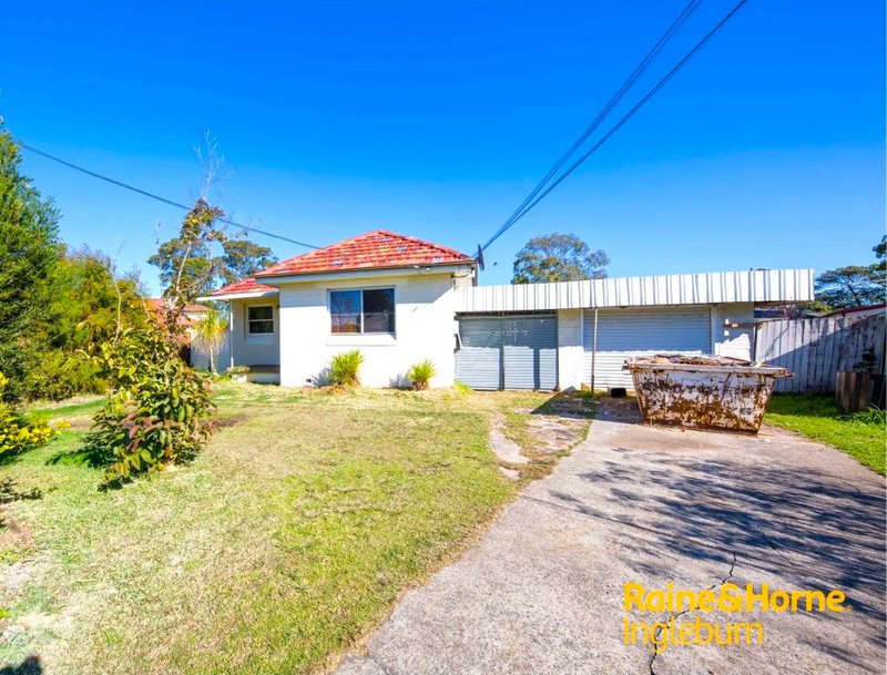 6 Johns Avenue, Macquarie Fields NSW 2564