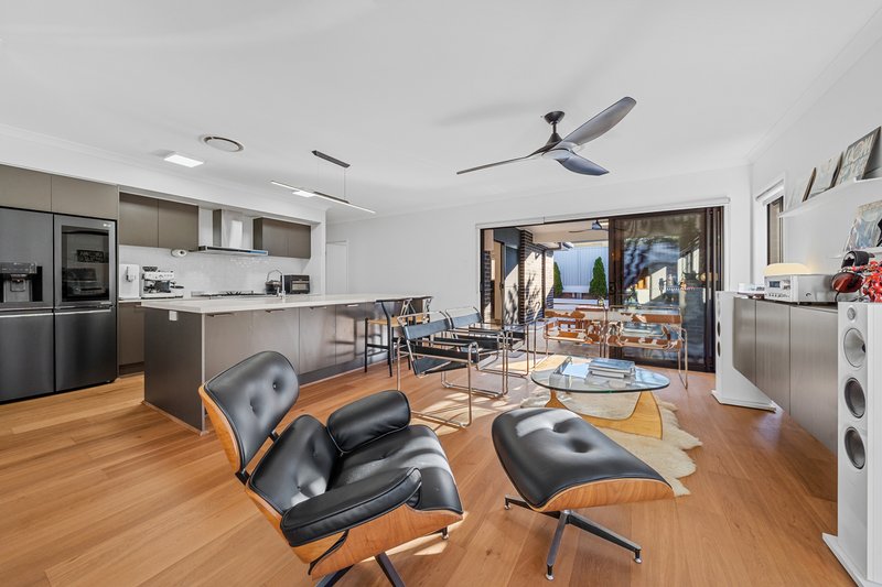 Photo - 6 Jonas Circuit, Holmview QLD 4207 - Image 2