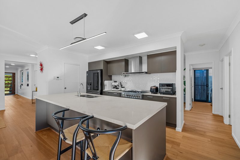 Photo - 6 Jonas Circuit, Holmview QLD 4207 - Image 6