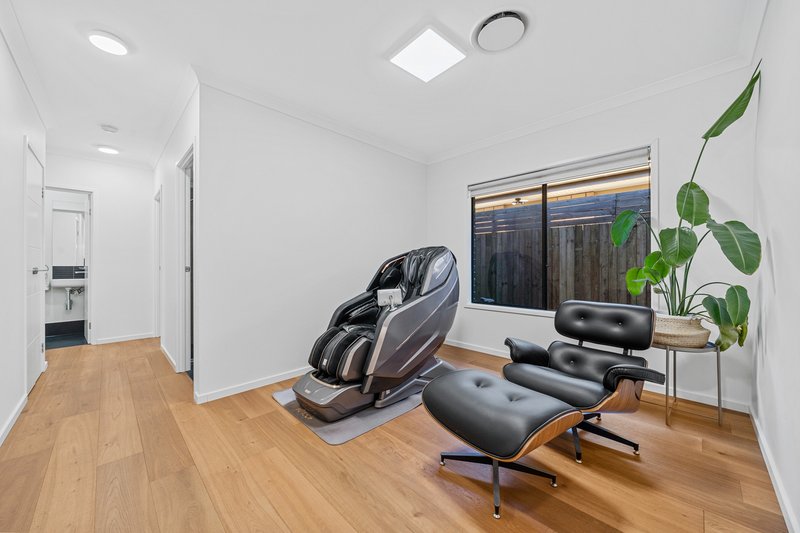 Photo - 6 Jonas Circuit, Holmview QLD 4207 - Image 10