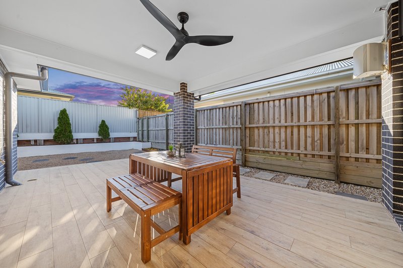 Photo - 6 Jonas Circuit, Holmview QLD 4207 - Image 15