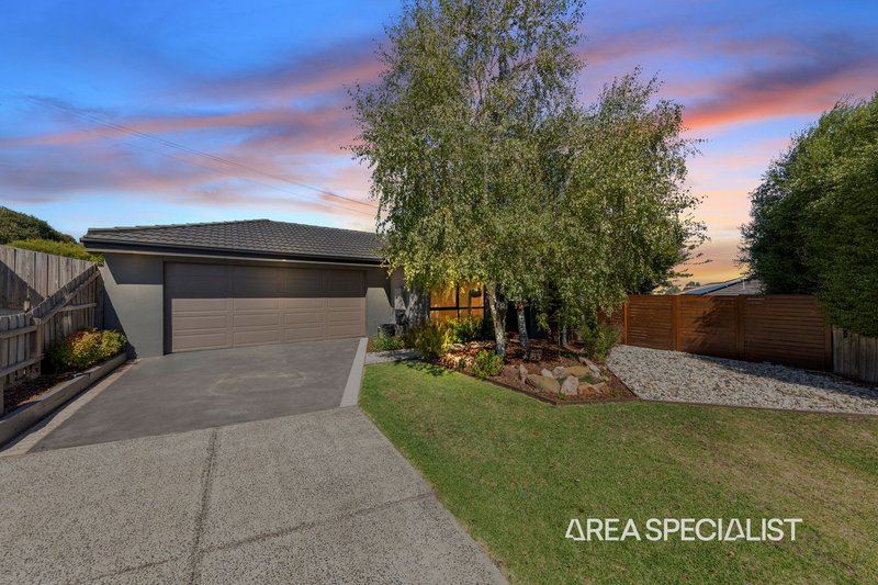 6 Jonathan Place, Pakenham VIC 3810