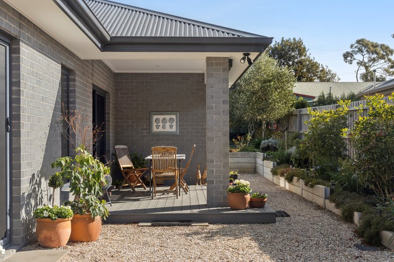Photo - 6 Jones Court, Woodend VIC 3442 - Image 17