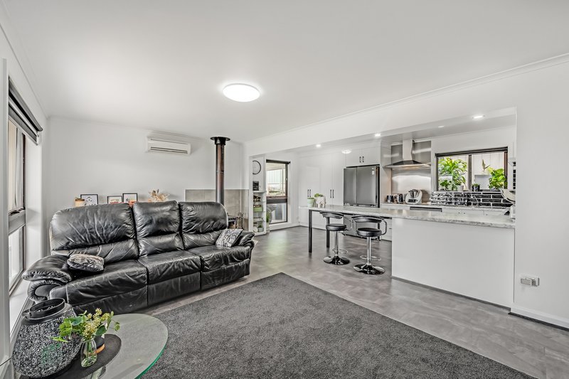 Photo - 6 Kalimna Crescent, Mount Gambier SA 5290 - Image 5