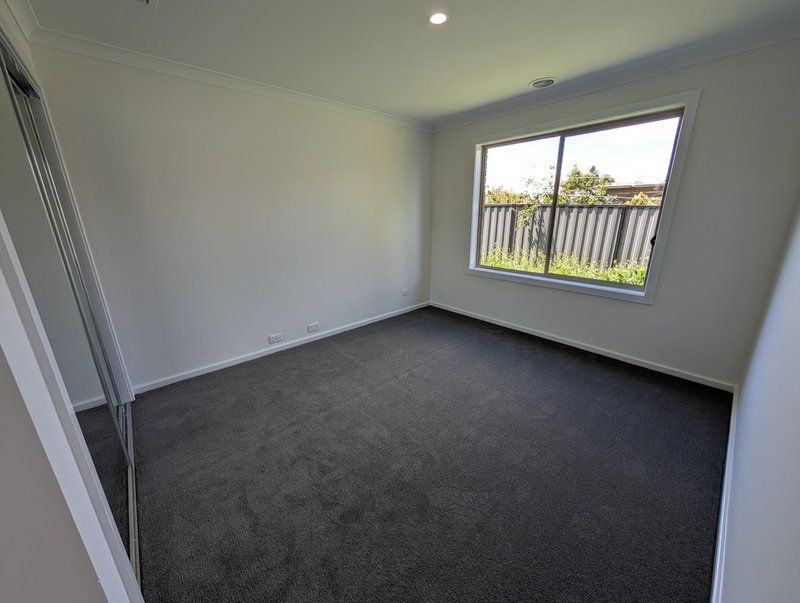 Photo - 6 Kalorama Street, Greenvale VIC 3059 - Image 13