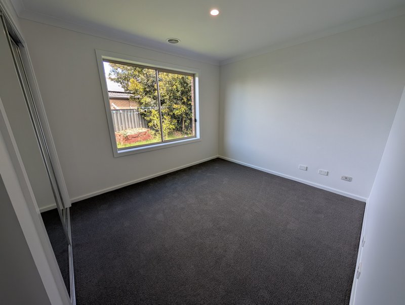 Photo - 6 Kalorama Street, Greenvale VIC 3059 - Image 14