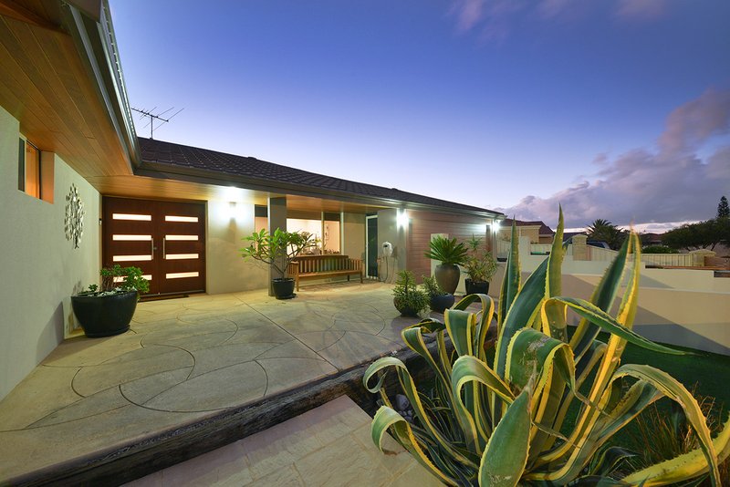 Photo - 6 Kanda Place, Mindarie WA 6030 - Image 3