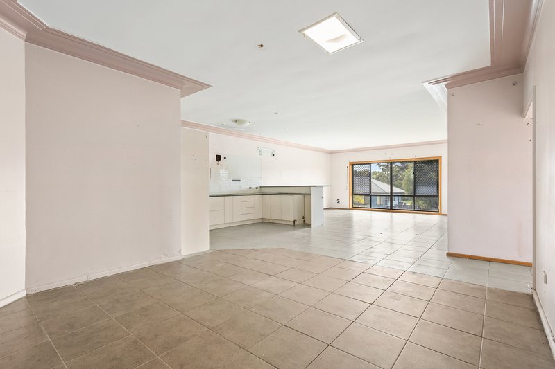 Photo - 6 Karbo Street, Figtree NSW 2525 - Image 2