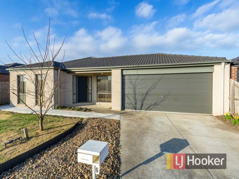 Photo - 6 Karwarren Way, Cranbourne West VIC 3977 - Image 4