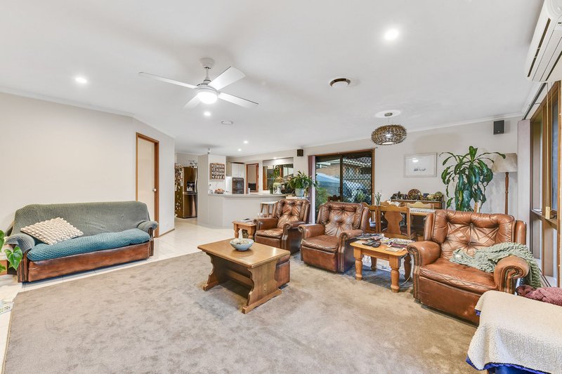 Photo - 6 Keaton Way, Aspendale Gardens VIC 3195 - Image 3