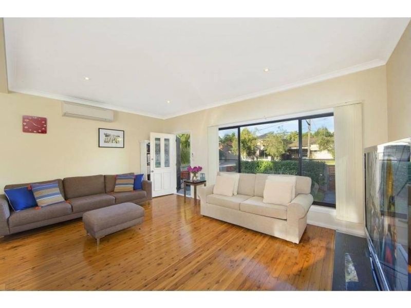 Photo - 6 Keirle Street, North Manly NSW 2100 - Image 3