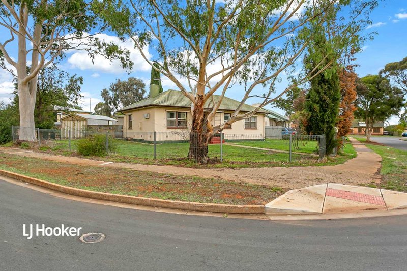 Photo - 6 Kenner Street, Elizabeth Downs SA 5113 - Image 3