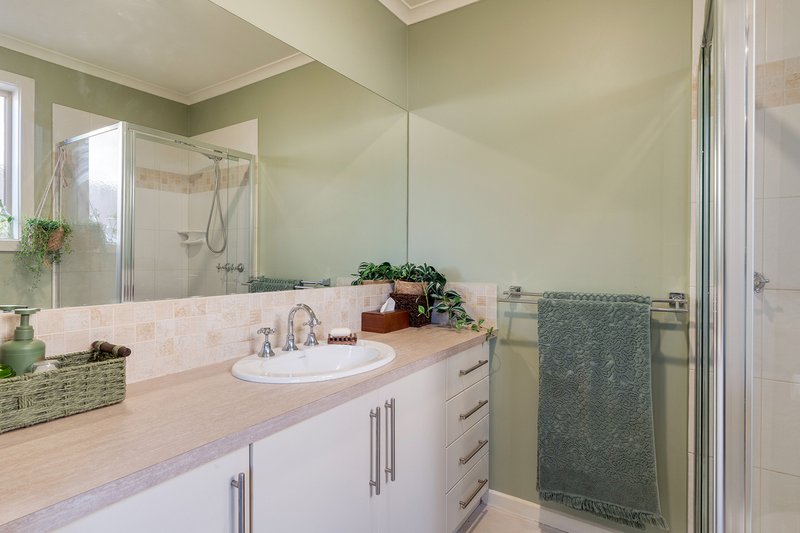 Photo - 6 Kerr Court, Whittlesea VIC 3757 - Image 7