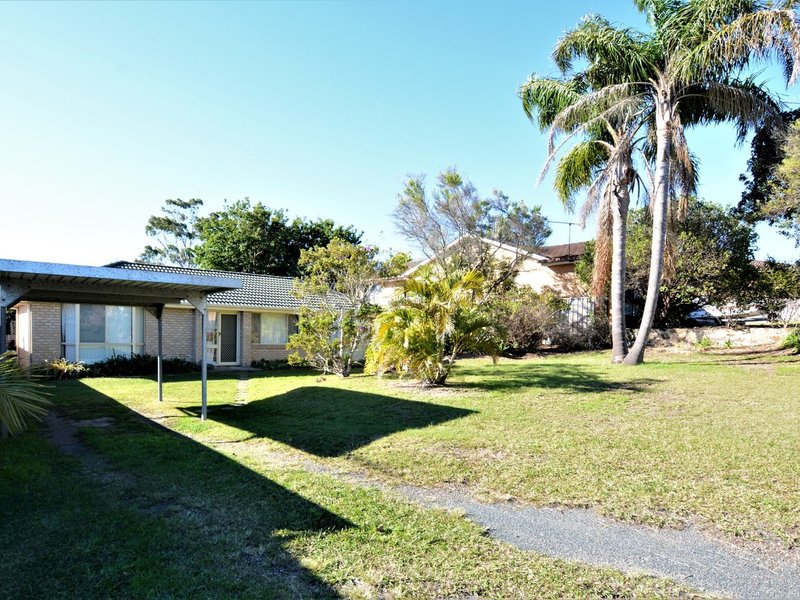 6 Kestrel Avenue, Old Bar NSW 2430