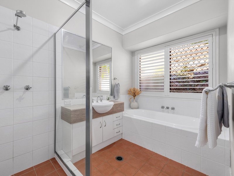 Photo - 6 Kettleton Close, Bridgeman Downs QLD 4035 - Image 12