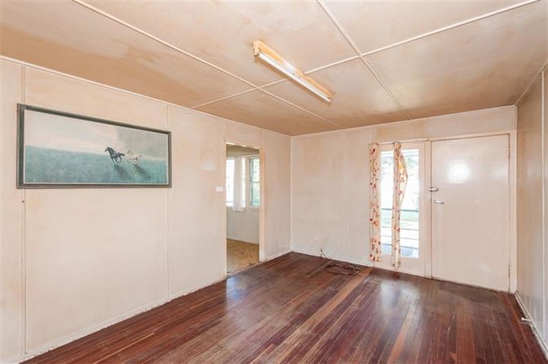 Photo - 6 Kianga Street, Barney Point QLD 4680 - Image 3