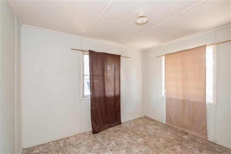 Photo - 6 Kianga Street, Barney Point QLD 4680 - Image 5