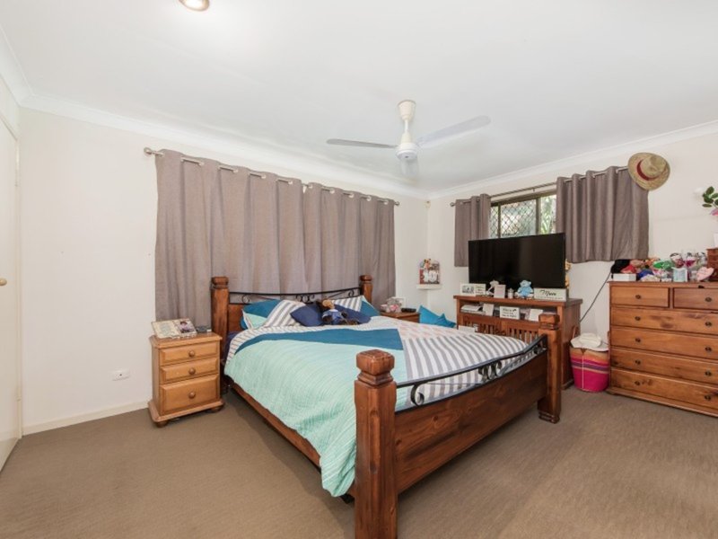 Photo - 6 Kiena Place, Helensvale QLD 4212 - Image 12