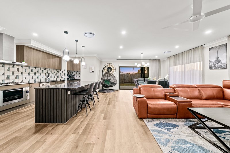 Photo - 6 Killarney Lane, Yarrabilba QLD 4207 - Image 10