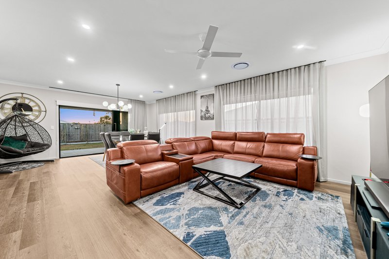 Photo - 6 Killarney Lane, Yarrabilba QLD 4207 - Image 12