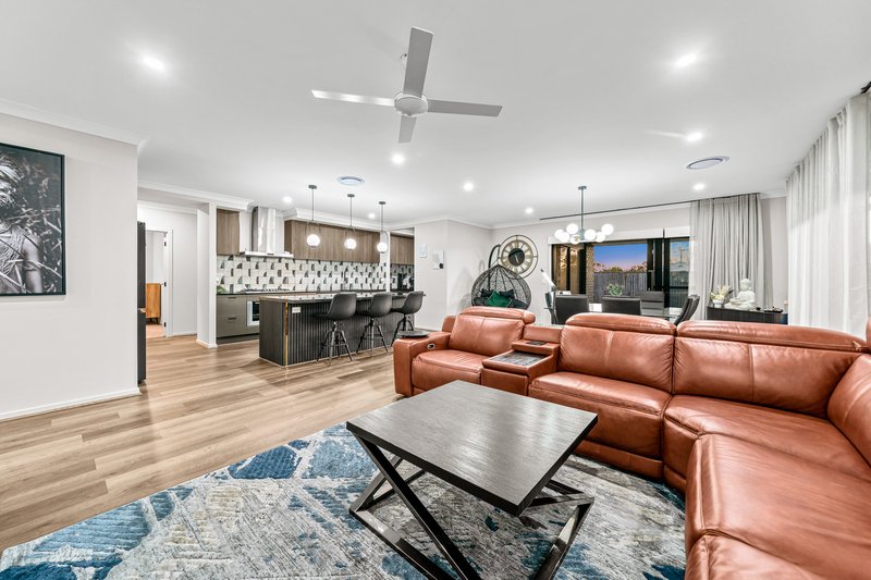 Photo - 6 Killarney Lane, Yarrabilba QLD 4207 - Image 13