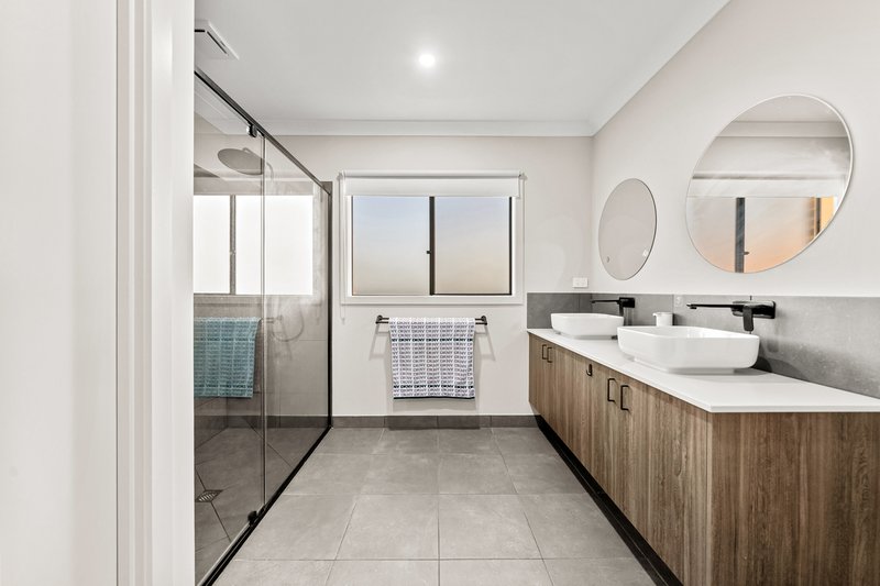 Photo - 6 Killarney Lane, Yarrabilba QLD 4207 - Image 18