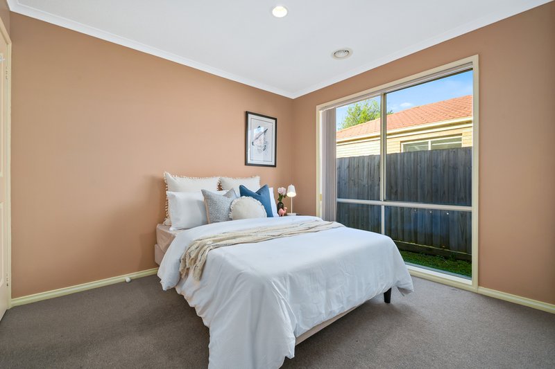 Photo - 6 Kimbarra Drive, Berwick VIC 3806 - Image 9