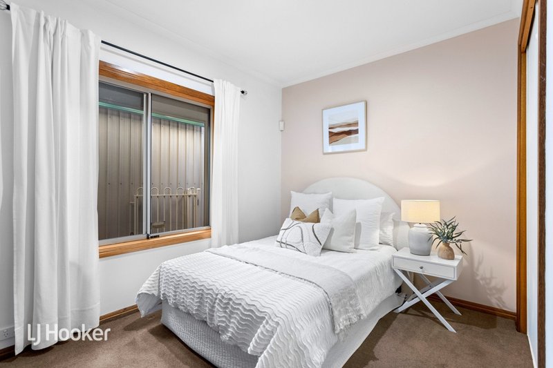 Photo - 6 Kingfisher Circuit, Flagstaff Hill SA 5159 - Image 17