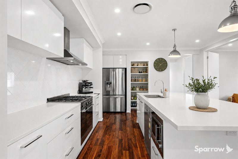 Photo - 6 Kingfisher Court, Bahrs Scrub QLD 4207 - Image 2